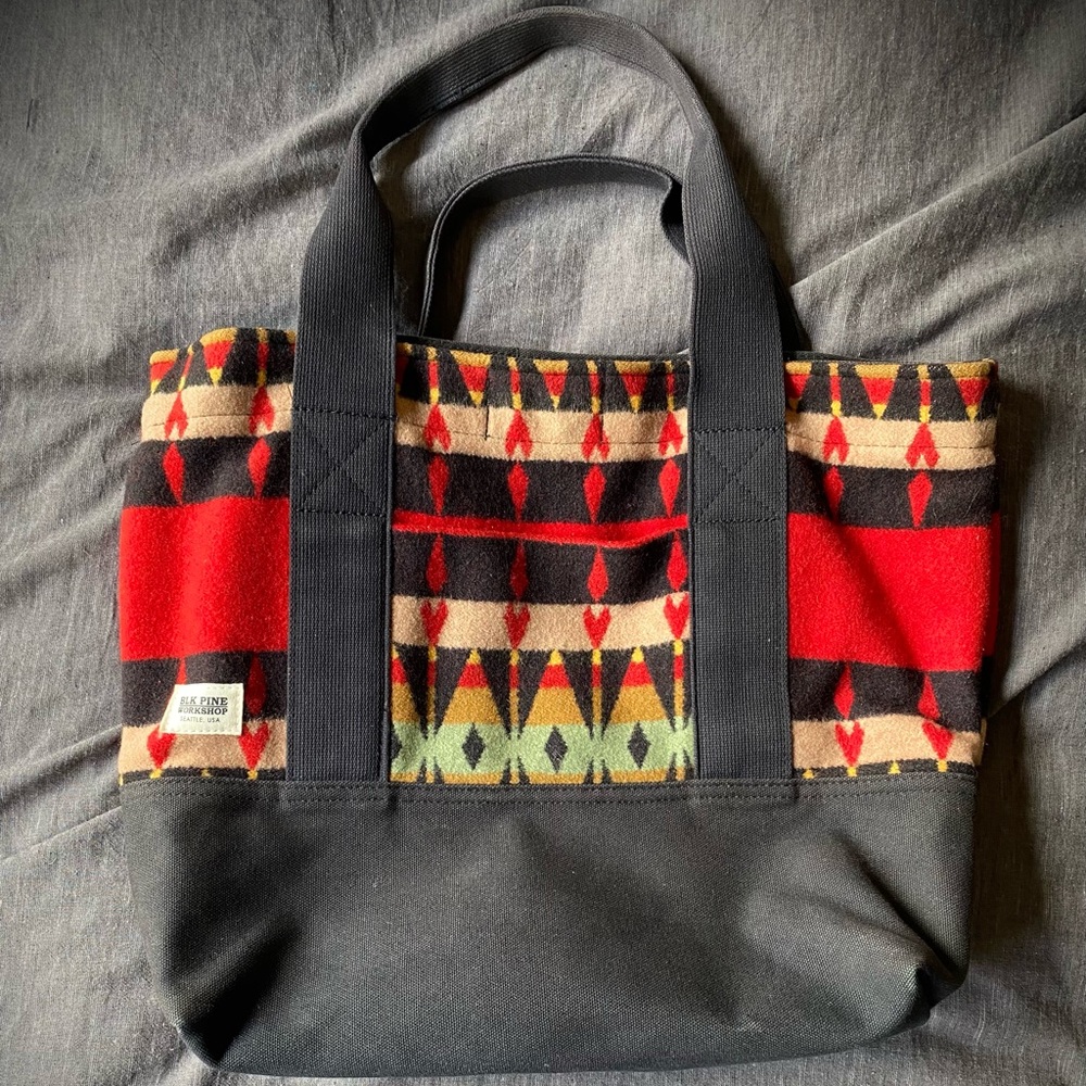 BLK PINE beach bag or day bag. Wool. In great shape. 18x15